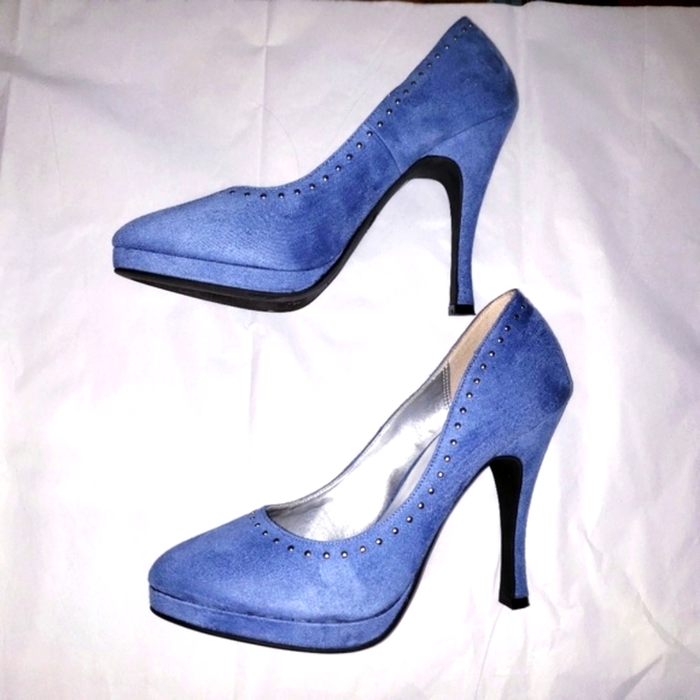 Platform heels blue studded 9.5